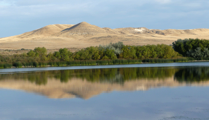 Bruneau Dunes and lake Idaho