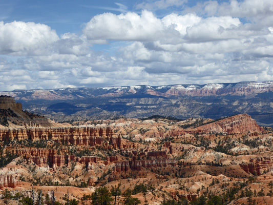 Pink Cliffs north of Bryce Canyon