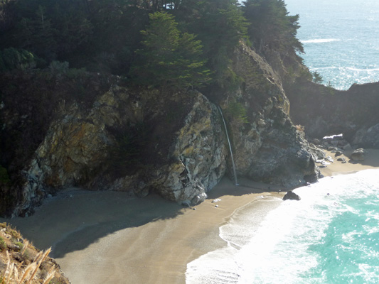 Julia Pfeiffer Burns State Park waterfall