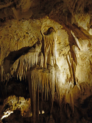 Drapery flow stone Carlsbad Cavern