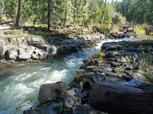 Rogue River above Rogue Gorge OR