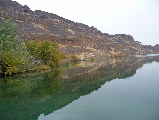 Deep Lake reflections Sun Lakes SP