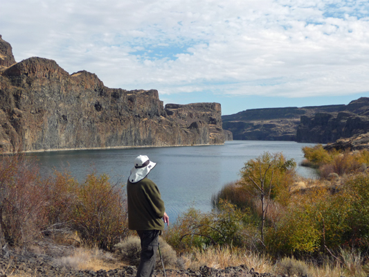 Deep Lake from trail Sun Lakes SP