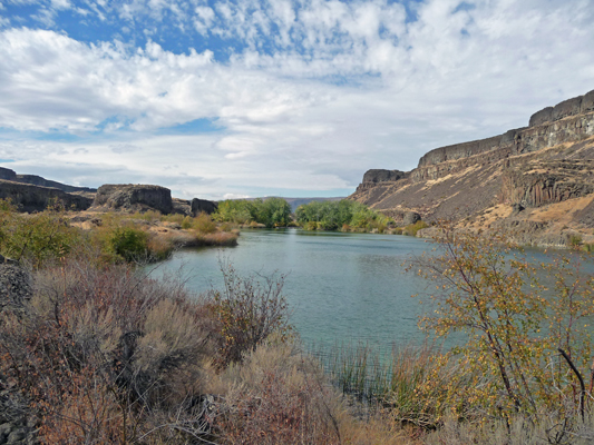 Deep Lake from trail Sun Lakes SP