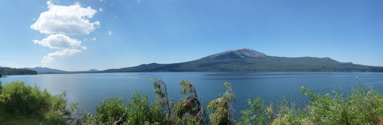 Diamond Lake from north end of lake OR