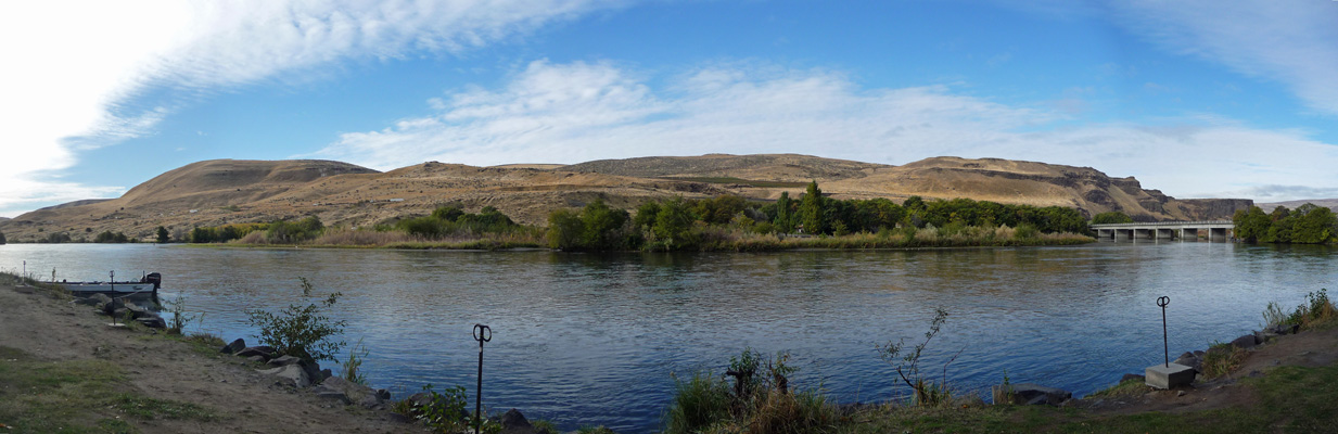 Deschutes River at Deschutes River State Rec Area OR