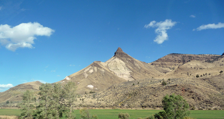 Sheep Rock John Day Fossil Beds OR