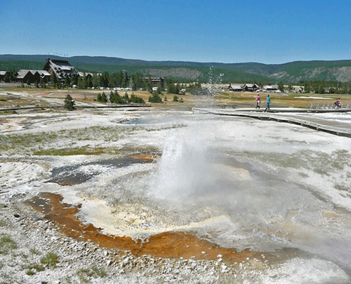 Anemone Geyser during eruption