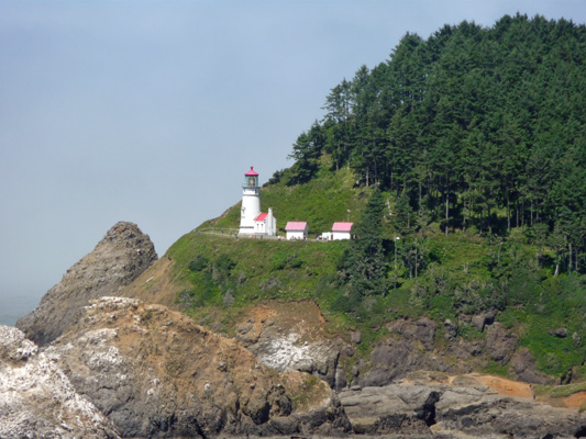 Heceta Head Lighthouse from southern viewpoint