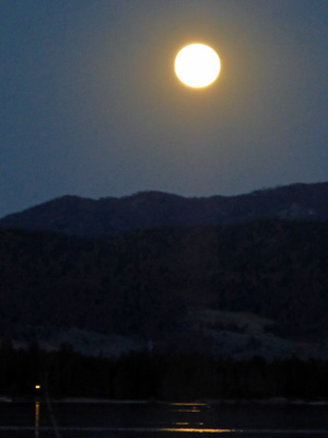 Solstice full moon Lake Cascade