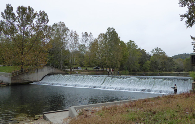 Dam Bennett Spring SP