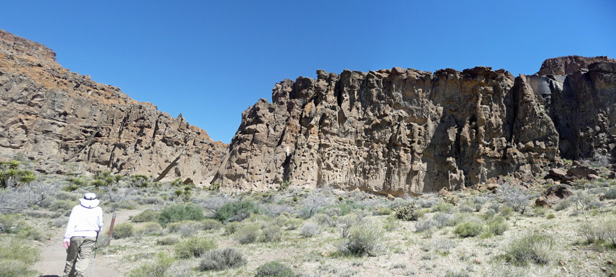 Entrance to Banshee Canyon