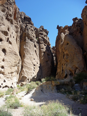 Entering Banshee Canyon