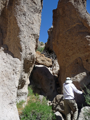 Banshee Canyon Hole in the wall