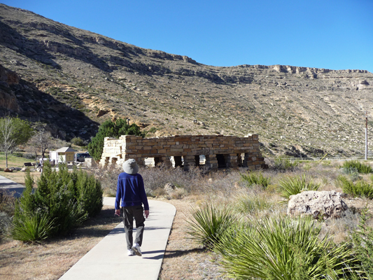 Sitting Bull Falls picnic area