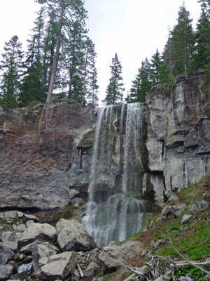 Right side of Paulina falls