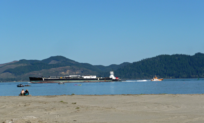 Boats passing on Columbia River