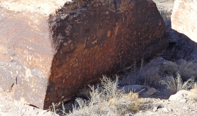 Newspaper Rock petroglyphs Petrified Forest