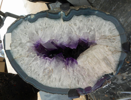 Quartz and amethst geode