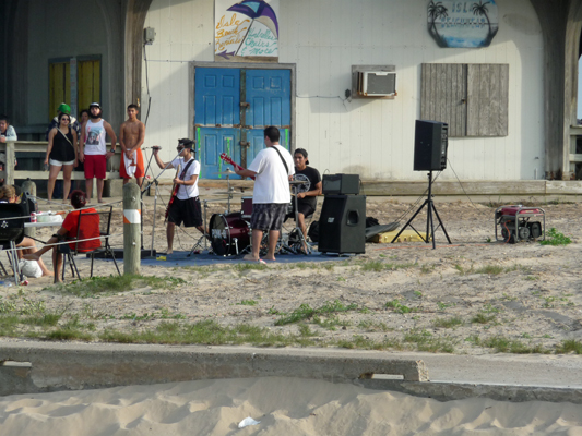 Band playing Isla Blanca CP