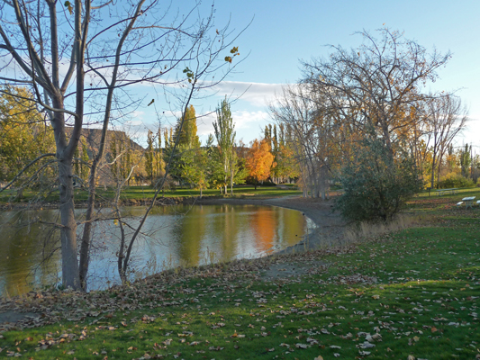 Fall color reflected in Banks Lake