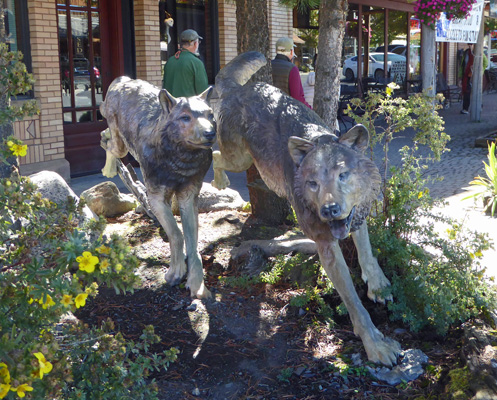 Sculpture "Running Raiders"